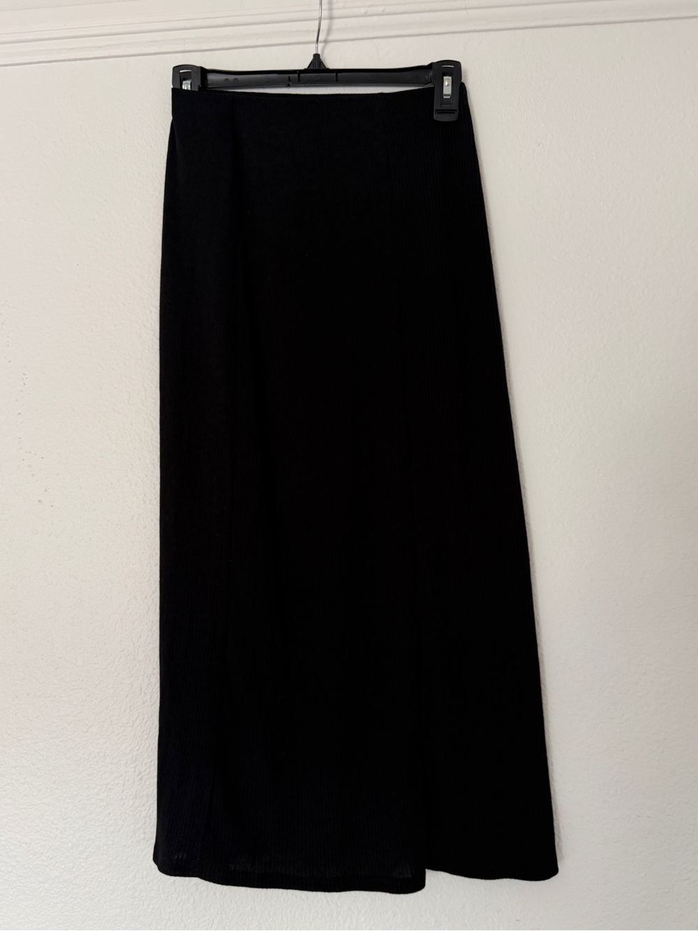 ASOS DESIGN ribbed midi thigh high split Slit skirt in black - Picture 6 of 7